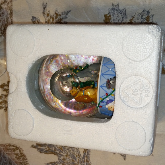 Vintage Disney Lady & The Tramp Dog Christmas Tree Deck Halls Musical Snow Globe - Picture 4 of 6